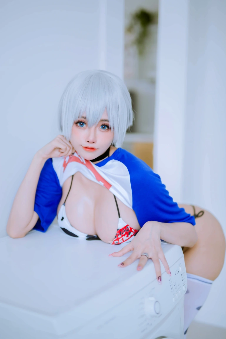 Byoru《Uzaki》主题写真：37张全套美图，含9个视频