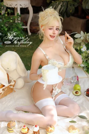 Byoru《Byoru Original Birthday Sets》主题写真：54张全套美图，含15个视频