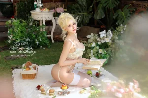 Byoru《Byoru Original Birthday Sets》主题写真：54张全套美图，含15个视频
