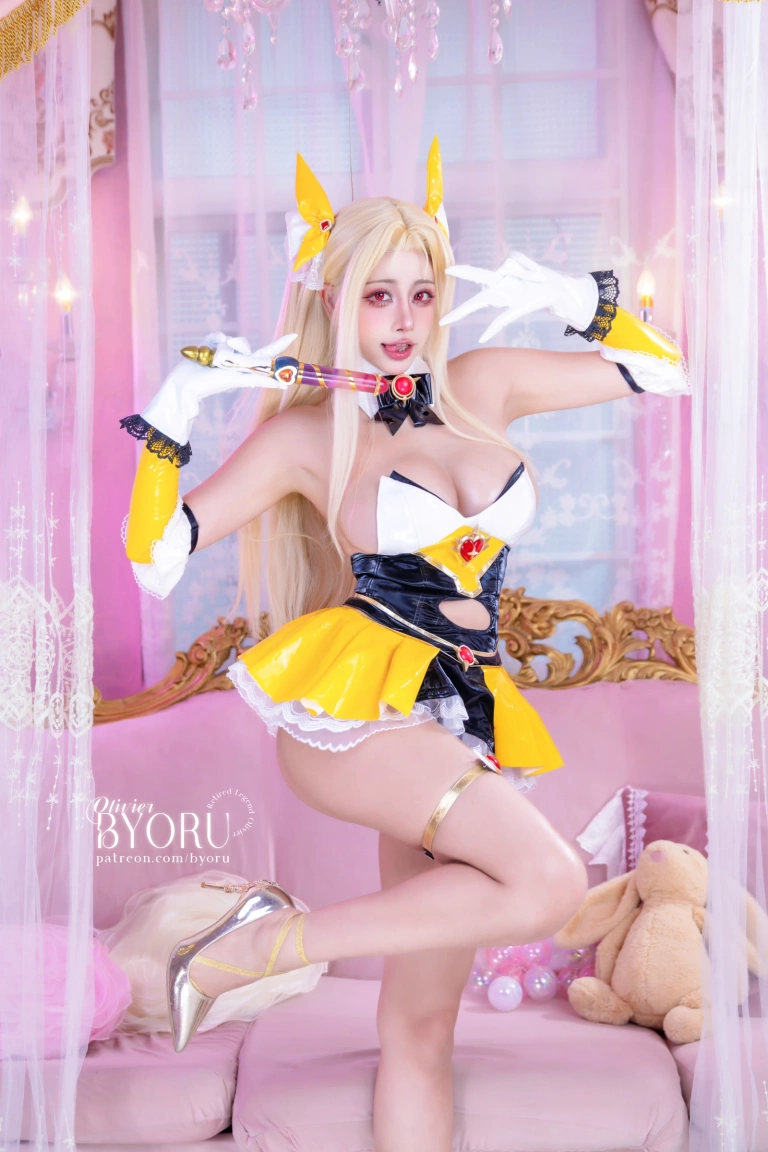 Byoru《Olivier Retired Legend [62P22V-2.51GB]》主题写真：62张全套美图，含22个视频