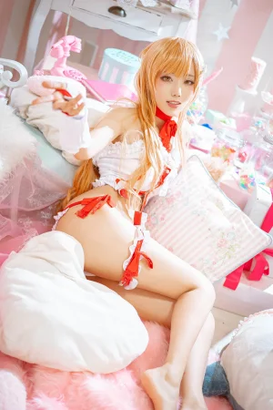 切切celia《亚丝娜睡衣》主题写真：24张全套美图