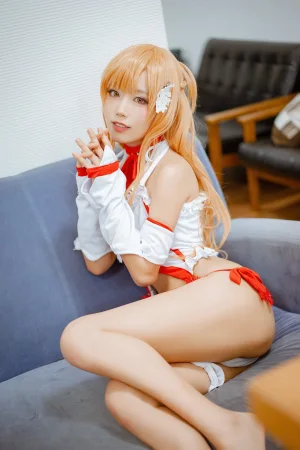 切切celia《亚丝娜睡衣》主题写真：24张全套美图