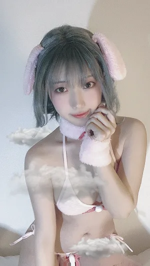 切切celia《兔子内衣》主题写真：22张全套美图