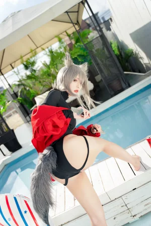 切切celia《明日方舟 红》主题写真：28张全套美图，含1个视频