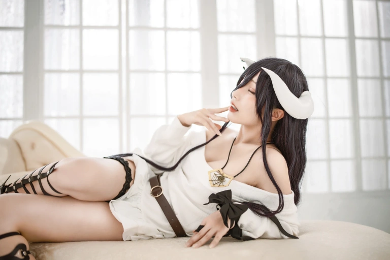 切切celia《雅儿贝德》主题写真：39张全套美图