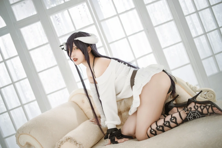 切切celia《雅儿贝德》主题写真：39张全套美图