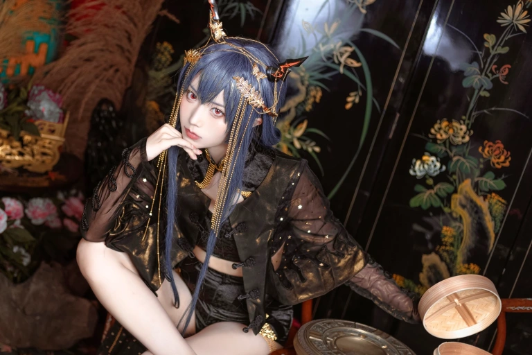 切切celia《明日方舟 陈 音律联觉》主题写真：12张全套美图