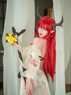 切切celia《明日方舟 史尔特尔泳装》主题写真：27张全套美图