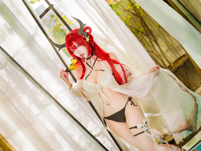 切切celia《明日方舟 史尔特尔泳装》主题写真：27张全套美图
