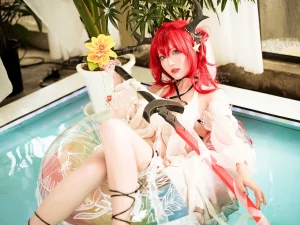 切切celia《明日方舟 史尔特尔泳装》主题写真：27张全套美图