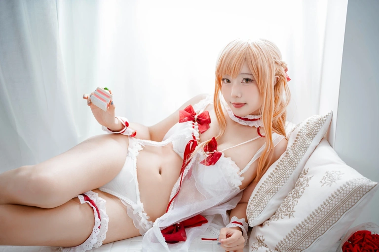 切切celia《亚丝娜内衣》主题写真：19张全套美图