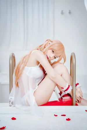 切切celia《亚丝娜内衣》主题写真：19张全套美图