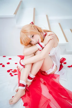 切切celia《亚丝娜内衣》主题写真：19张全套美图
