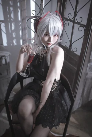 切切celia《明日方舟 W 礼服》主题写真：20张全套美图