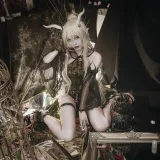 切切celia《闪灵》主题写真：12张全套美图