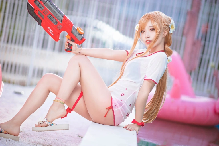 切切celia《亚丝娜泳装》主题写真：21张全套美图
