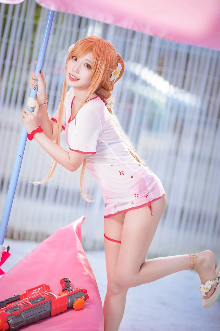 切切celia《亚丝娜泳装》主题写真：21张全套美图