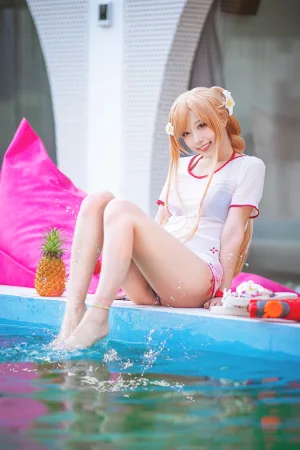 切切celia《亚丝娜泳装》主题写真：21张全套美图
