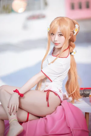 切切celia《亚丝娜泳装》主题写真：21张全套美图