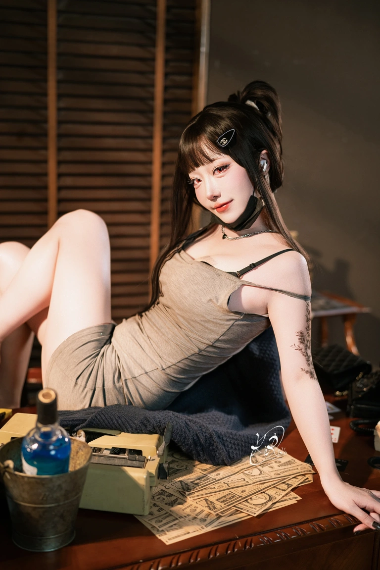 切切celia《杀手妻子D》主题写真：62张全套美图，含8个视频