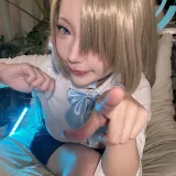 切切celia《明日奈制服自拍》主题写真：17张全套美图，含7个视频