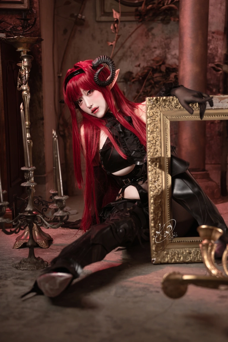 切切celia《碧蓝航线 兴登堡》主题写真：38张全套美图