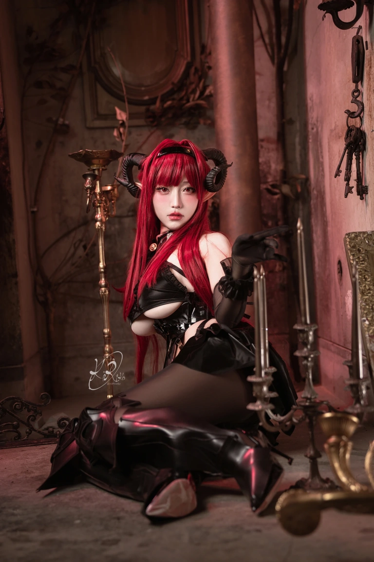 切切celia《碧蓝航线 兴登堡》主题写真：38张全套美图