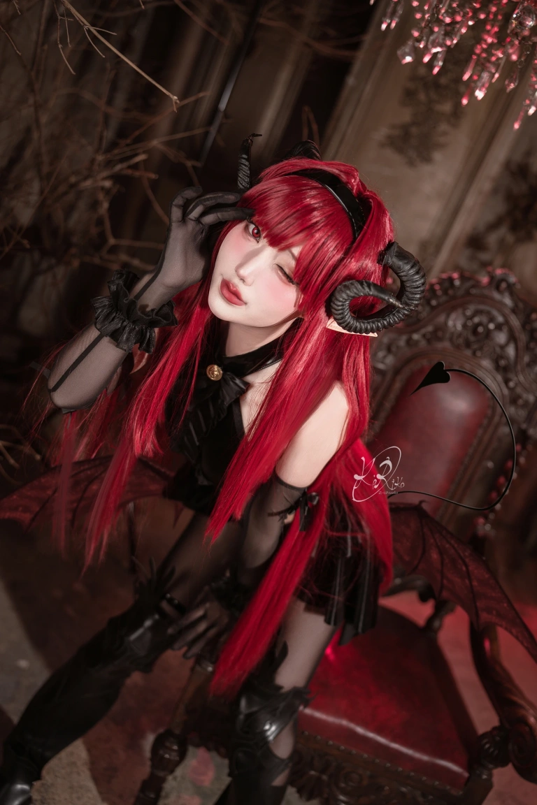 切切celia《碧蓝航线 兴登堡》主题写真：38张全套美图