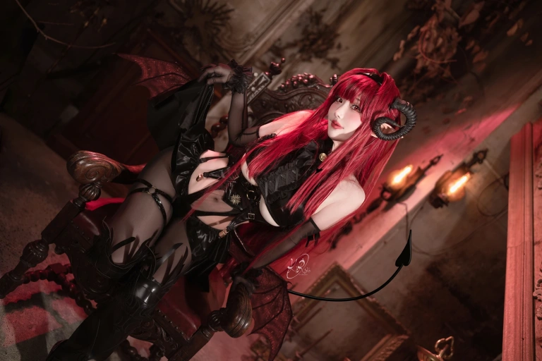 切切celia《碧蓝航线 兴登堡》主题写真：38张全套美图