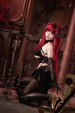 切切celia《碧蓝航线 兴登堡》主题写真：38张全套美图