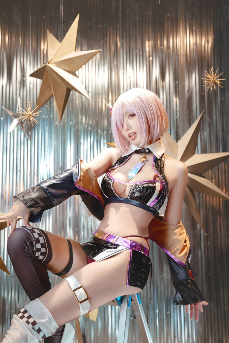 切切celia《FGO 玛修赛车服》主题写真：23张全套美图