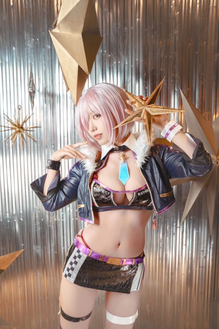 切切celia《FGO 玛修赛车服》主题写真：23张全套美图