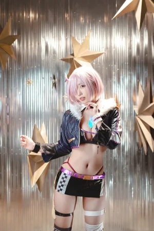 切切celia《FGO 玛修赛车服》主题写真：23张全套美图