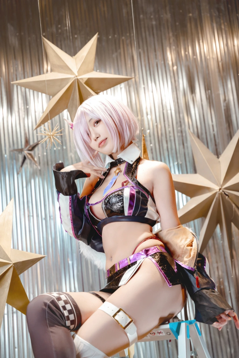 切切celia《FGO 玛修赛车服》主题写真：23张全套美图