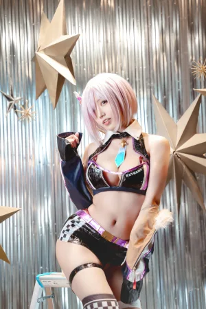 切切celia《FGO 玛修赛车服》主题写真：23张全套美图