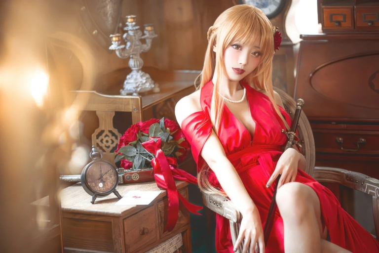 切切celia《刀剑神域 亚丝娜礼服》主题写真：28张全套美图