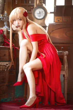切切celia《刀剑神域 亚丝娜礼服》主题写真：28张全套美图