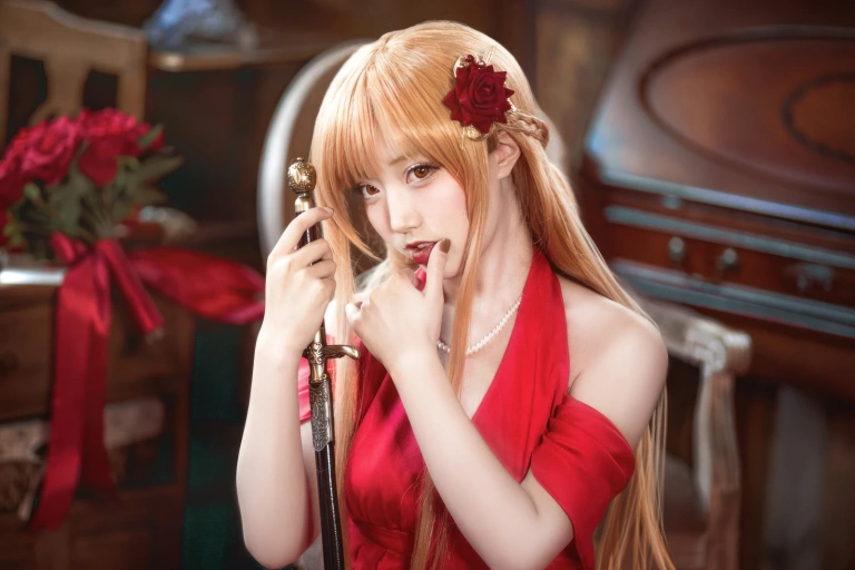 切切celia《刀剑神域 亚丝娜礼服》主题写真：28张全套美图