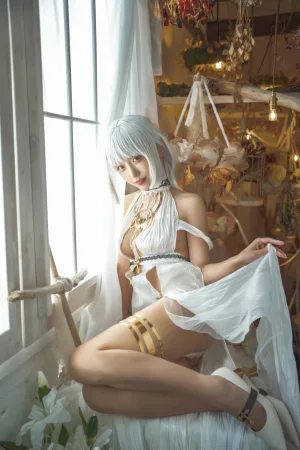 切切celia《碧蓝航线 马萨诸塞礼服》主题写真：23张全套美图