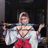 切切celia《NIKKE 黑红莲》主题写真：39张全套美图