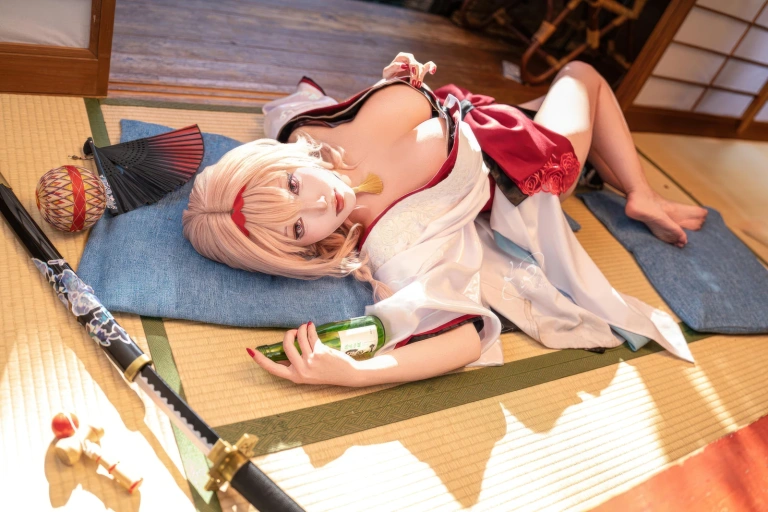 切切celia《NIKKE 黑红莲》主题写真：39张全套美图