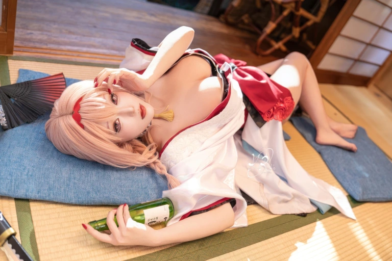 切切celia《NIKKE 黑红莲》主题写真：39张全套美图