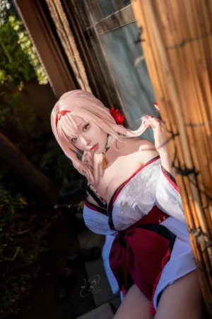 切切celia《NIKKE 黑红莲》主题写真：39张全套美图