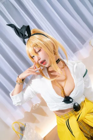 切切celia《NIKKE 露菲》主题写真：28张全套美图
