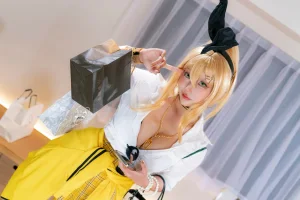 切切celia《NIKKE 露菲》主题写真：28张全套美图