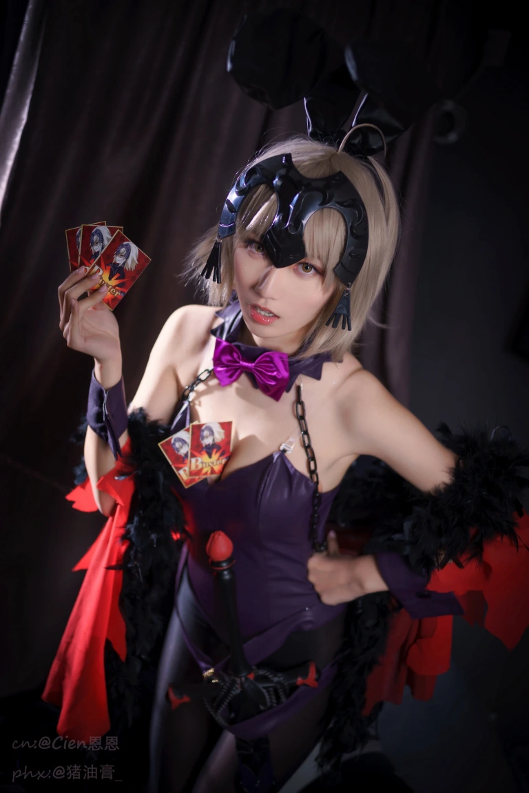 Cien恩恩《黑贞兔女郎》主题写真：17张全套美图