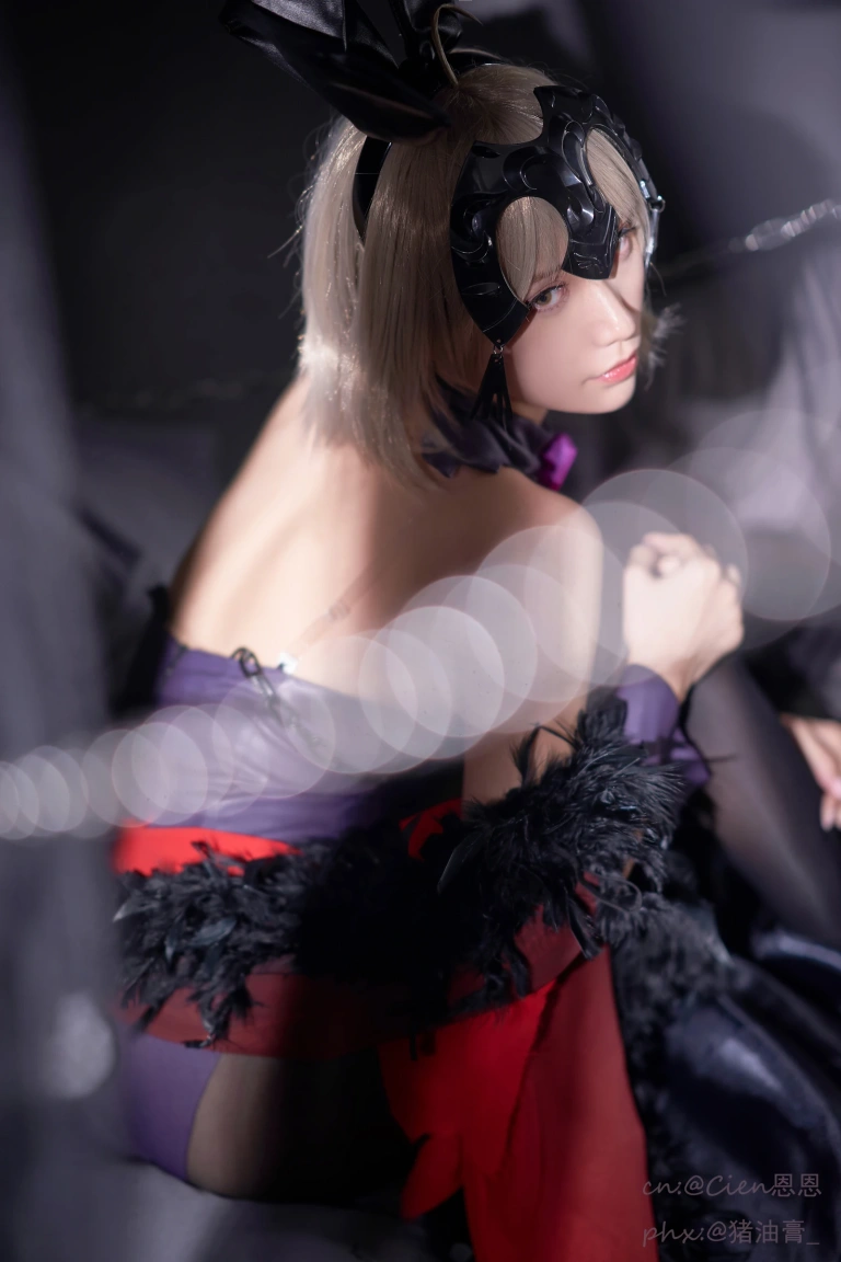 Cien恩恩《黑贞兔女郎》主题写真：17张全套美图