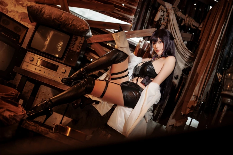 Cien恩恩《NIKKE 胜利女神 米哈拉》主题写真：21张全套美图