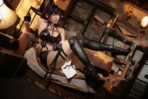 Cien恩恩《NIKKE 胜利女神 米哈拉》主题写真：21张全套美图