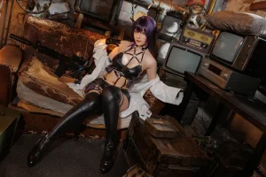 Cien恩恩《NIKKE 胜利女神 米哈拉》主题写真：21张全套美图